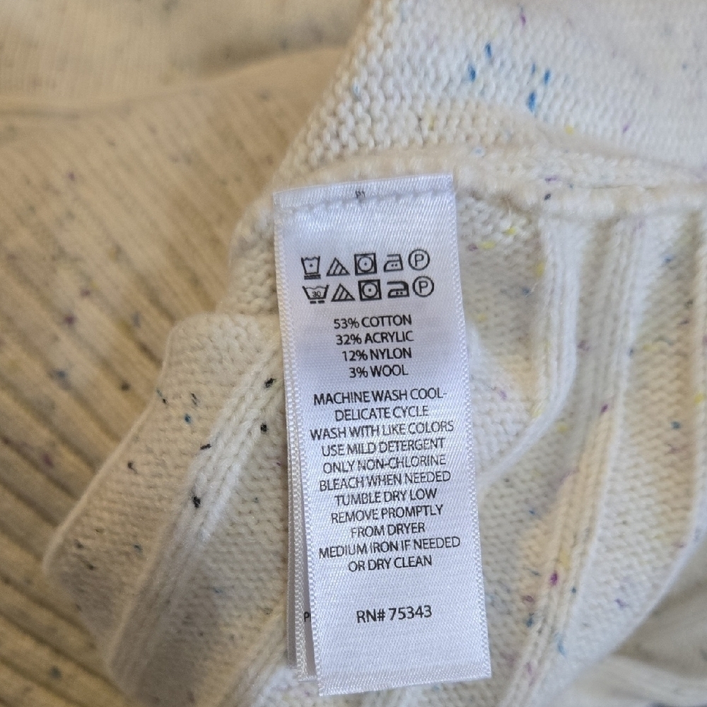 Tahari Cream V-Neck Sweater Size 2X - Picture 7 of 7